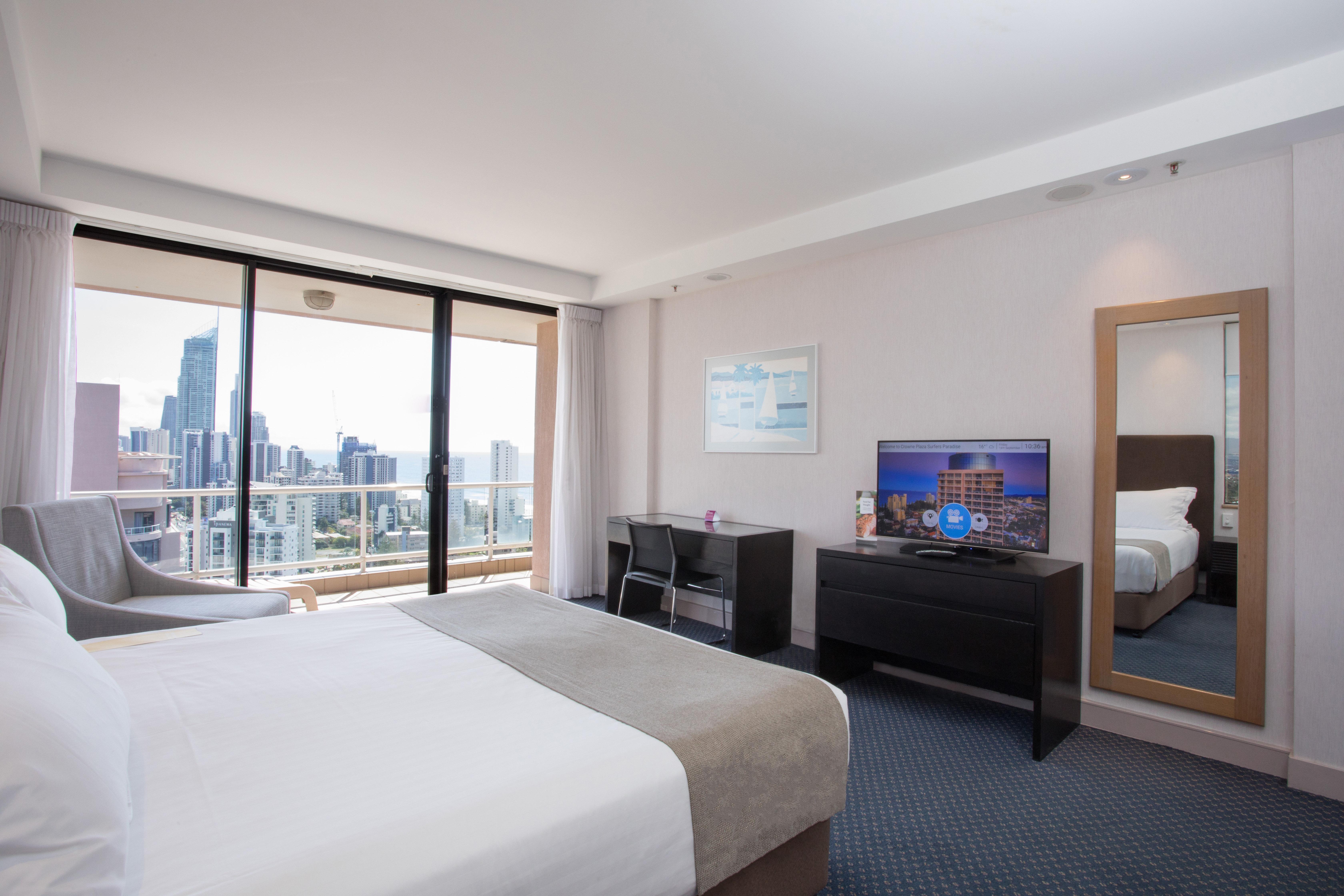 Crowne Plaza Surfers Paradise By Ihg Gold Coast Exterior photo