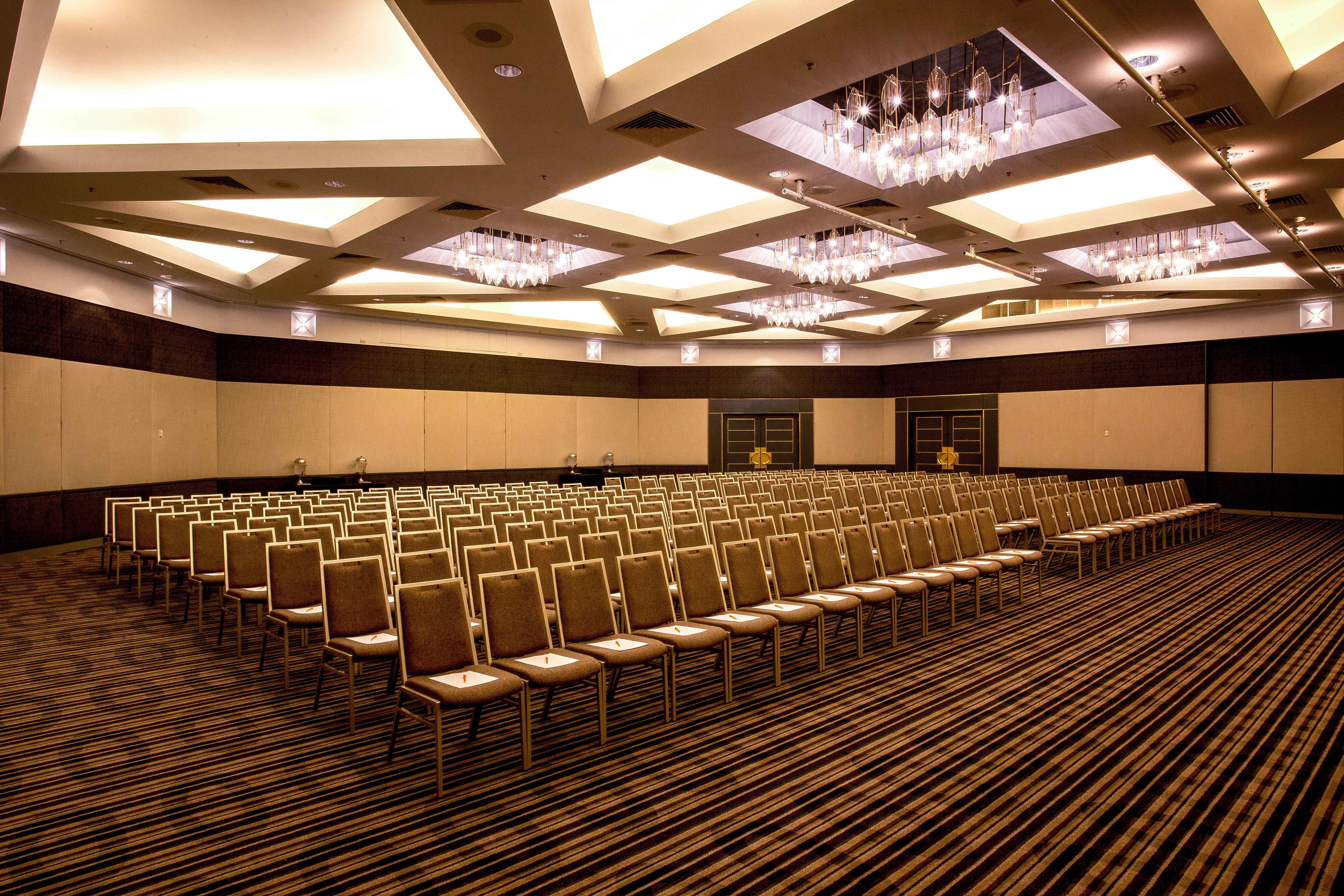Crowne Plaza Surfers Paradise By Ihg Gold Coast Exterior photo