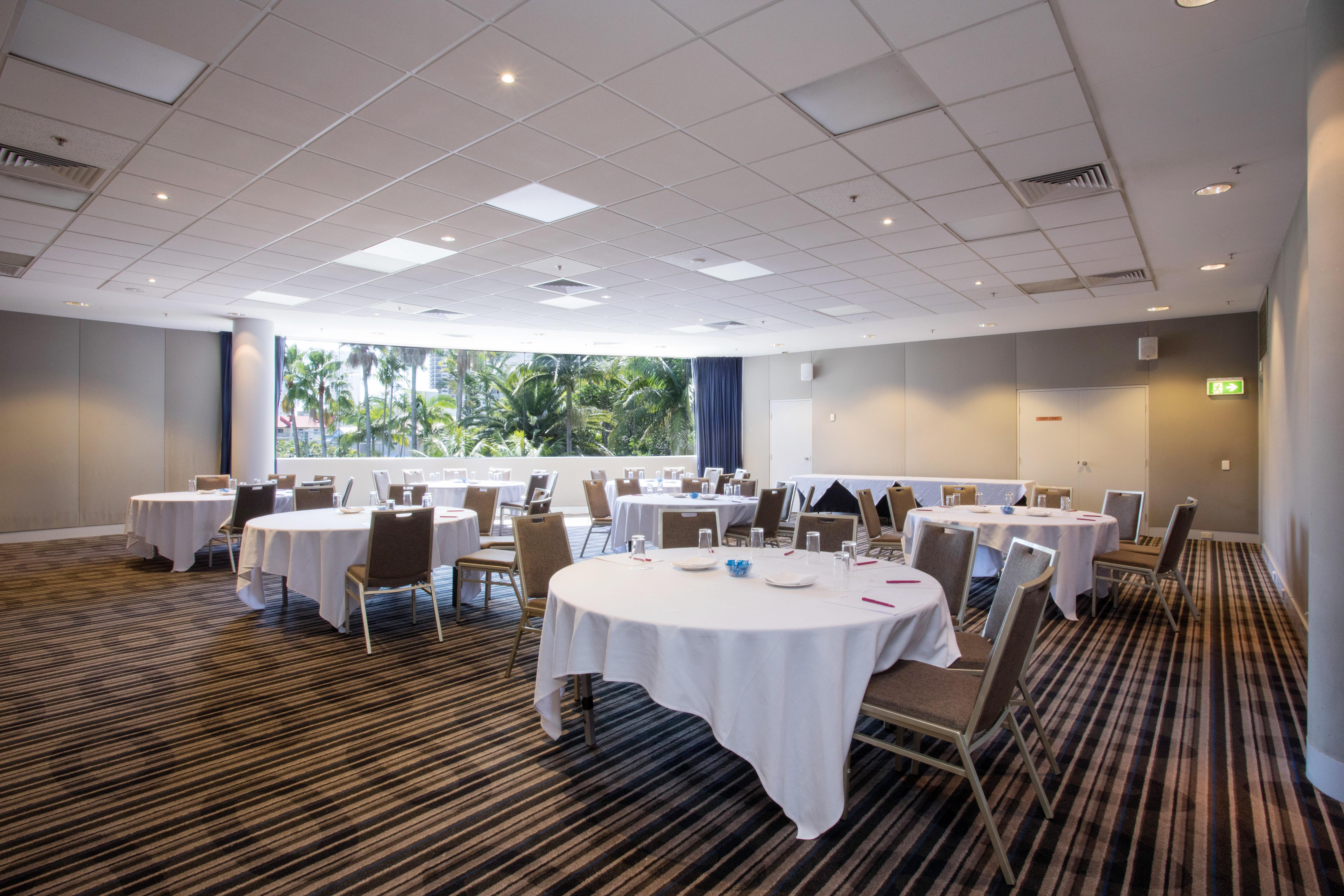 Crowne Plaza Surfers Paradise By Ihg Gold Coast Exterior photo